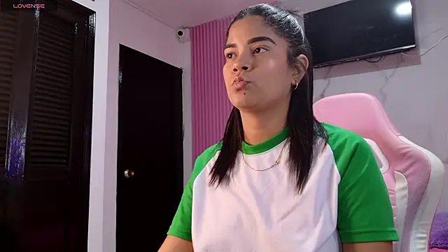 Snapshot of Anny20_ chatting on February 2026 01:03:01 PM Anny20 online show from February 2026 01:03:01 PM