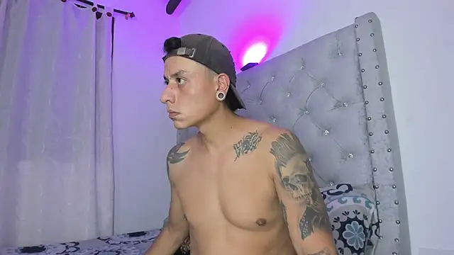 Snapshot of SkinnyDevil12 chatting on February 2026 04:22:02 AM SkinnyDevil12 online show from February 2026 04:22:02 AM