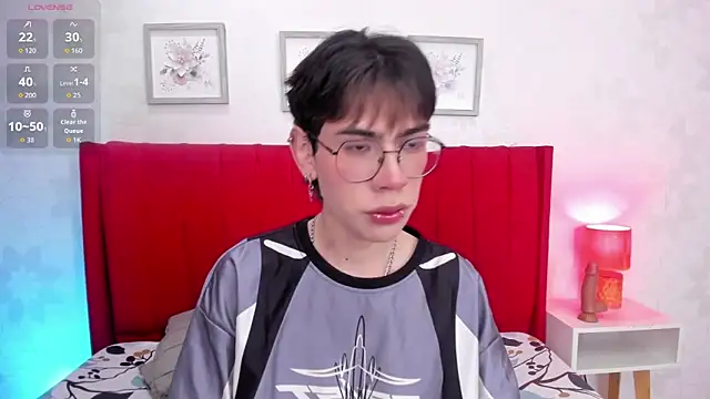 Demian Hush online show from March 2026 03:01:02 AM