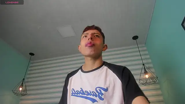 Snapshot of _camilo_ortiz chatting on May 2026 02:15:02 PM camilo ortiz online show from May 2026 02:15:02 PM