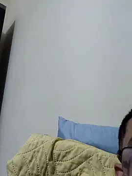 Snapshot of MOREN044 chatting on March 2026 02:07:02 AM MOREN044 online show from March 2026 02:07:02 AM