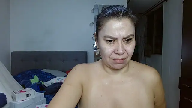 Karo sexy online show from November 2025 03:43:02 AM