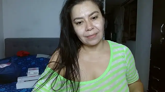 Karo sexy online show from December 2025 10:18:02 PM