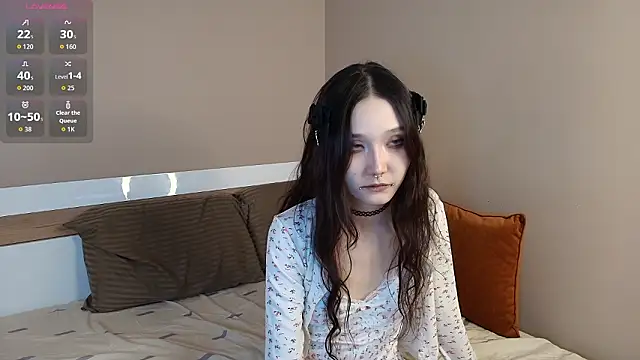 RayReina online show from March 2026 05:08:02 PM