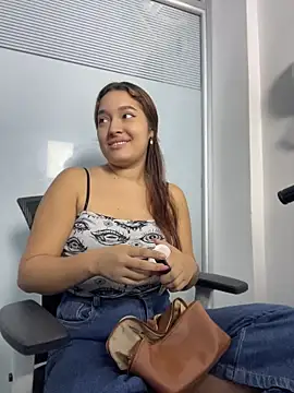 Emily Harpeer online show from April 2026 11:36:01 AM