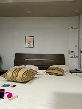 Rin-yiyi online show from April 2026 06:40:02 AM