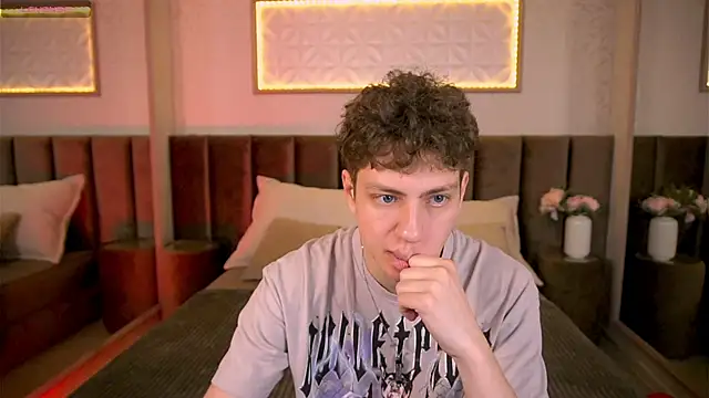 Snapshot of StefanBev chatting on February 2026 07:32:02 PM StefanBev online show from February 2026 07:32:02 PM