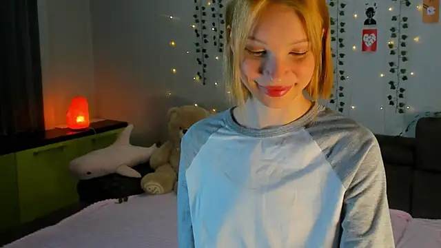 Kiracute18 online show from March 2026 04:52:01 PM