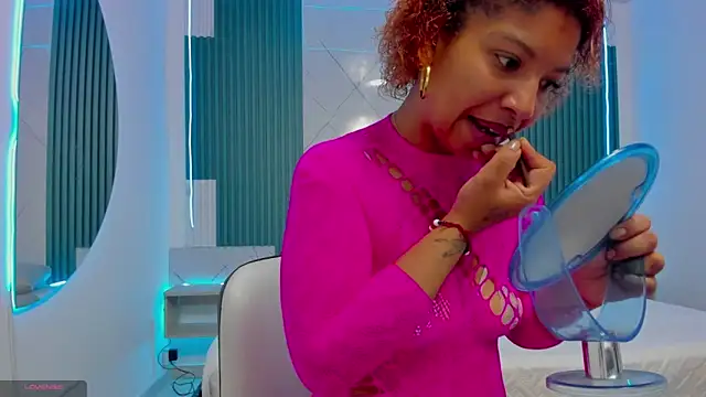 Snapshot of Shantall-blue chatting on February 2026 08:03:02 PM Shantall-blue online show from February 2026 08:03:02 PM