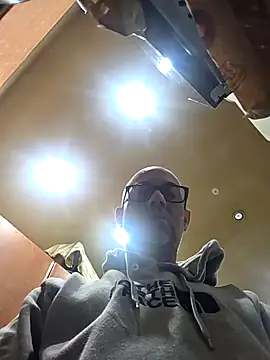 pareja47 online show from February 2026 08:01:01 PM