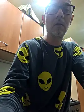 pareja47 online show from February 2026 01:28:01 AM