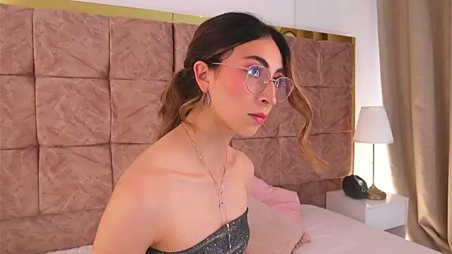 EmmaClark   online show from March 2026 07:46:02 PM