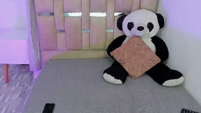 Snapshot of ValentiinaMoon chatting on March 2026 07:43:02 PM ValentiinaMoon online show from March 2026 07:43:02 PM