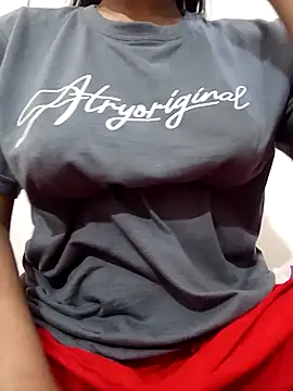 Cute Queen Noor online show from March 2026 05:41:02 PM