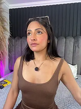 Nanda vixen  online show from April 2026 11:37:02 PM