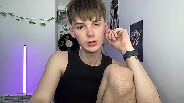 Snapshot of YourMilkyGuy chatting on May 2026 04:04:02 PM YourMilkyGuy online show from May 2026 04:04:02 PM