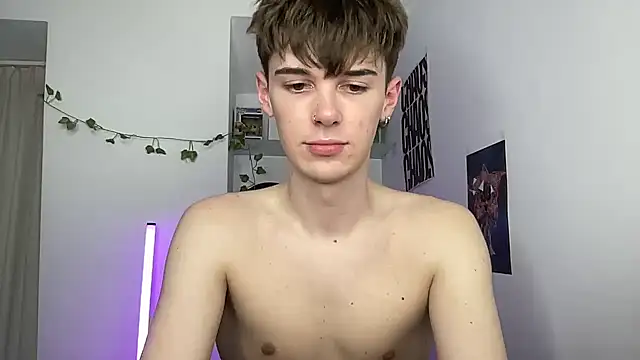 Snapshot of YourMilkyGuy chatting on June 2026 02:33:01 PM YourMilkyGuy online show from June 2026 02:33:01 PM