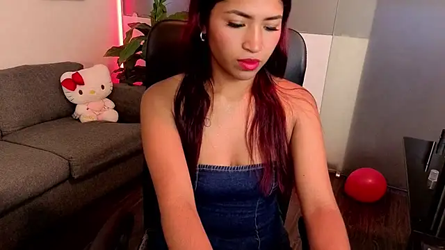 Snapshot of ChloeLombardi_ chatting on February 2026 09:00:02 PM ChloeLombardi online show from February 2026 09:00:02 PM