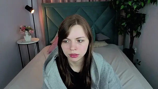 Snapshot of LesleySky chatting on February 2026 07:15:01 PM LesleySky online show from February 2026 07:15:01 PM