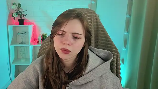 Snapshot of LesleySky chatting on March 2026 05:02:01 AM LesleySky online show from March 2026 05:02:01 AM