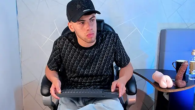 Milo Thompson online show from March 2026 04:13:02 AM