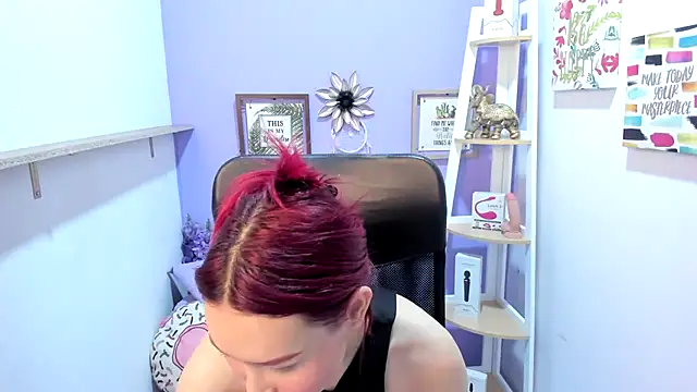 Snapshot of naomy_stanley chatting on July 2026 11:42:01 PM naomy stanley online show from July 2026 11:42:01 PM