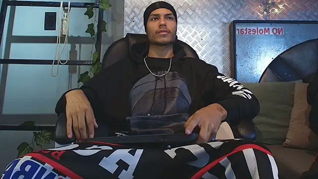 ItsZairen online show from February 2026 03:35:01 AM