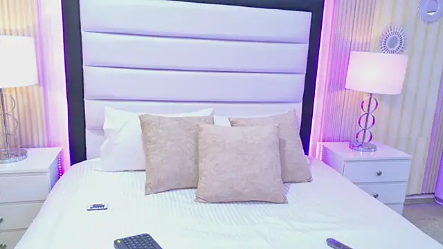 LaurenHazell online show from February 2026 08:02:02 AM