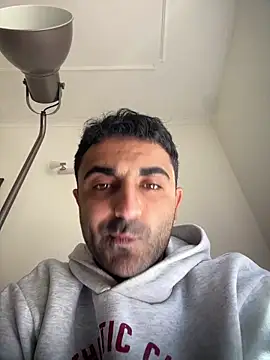 elia2711 online show from March 2026 01:00:01 PM