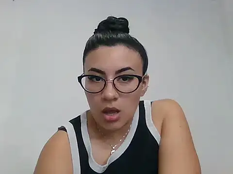 Agusgold22 online show from April 2026 05:32:01 PM