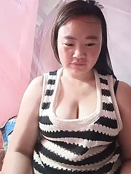 Snapshot of lisn-cute chatting on July 2026 11:42:01 PM lisn-cute online show from July 2026 11:42:01 PM