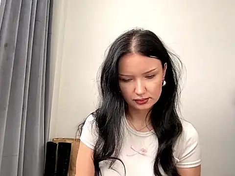 JoanGold online show from April 2026 06:00:02 AM