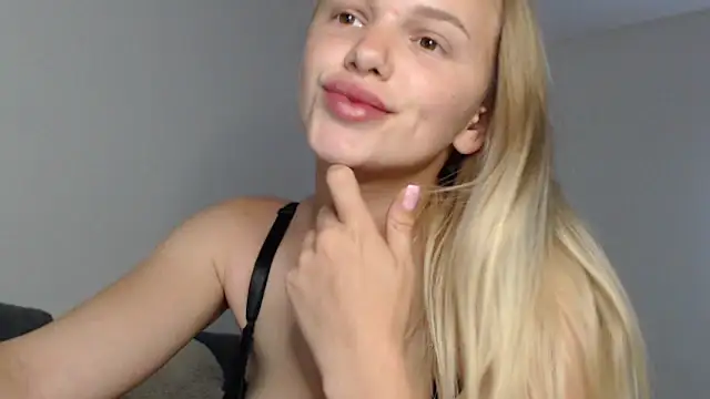Snapshot of KeylaStar chatting on May 2026 12:34:02 PM KeylaStar online show from May 2026 12:34:02 PM