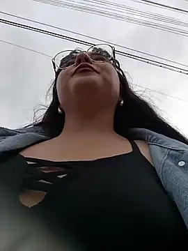 Yulska online show from April 2026 08:56:01 PM