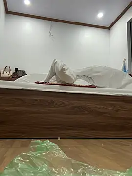 cuty lusy online show from February 2026 12:03:01 PM