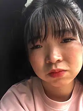 cuty lusy online show from April 2026 04:04:01 AM