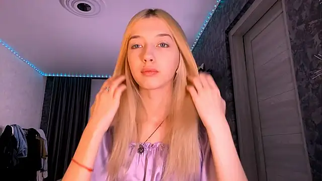 Snapshot of TaliCaan chatting on February 2026 12:03:01 PM TaliCaan online show from February 2026 12:03:01 PM