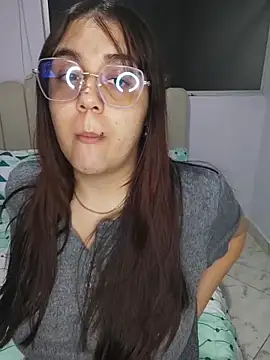 Snapshot of its_lauu_ chatting on February 2026 04:19:01 AM its lauu online show from February 2026 04:19:01 AM