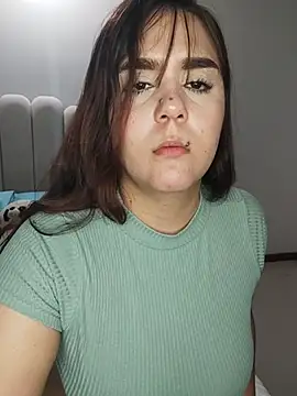 Snapshot of its_lauu_ chatting on March 2026 04:25:02 AM its lauu online show from March 2026 04:25:02 AM