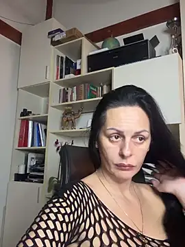 Snapshot of MiriamDelyn chatting on March 2026 08:45:02 PM MiriamDelyn online show from March 2026 08:45:02 PM