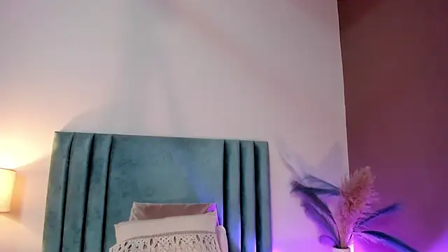 Snapshot of AndraCyruss chatting on February 2026 12:22:02 AM AndraCyruss online show from February 2026 12:22:02 AM