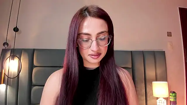 Snapshot of AndraCyruss chatting on February 2026 11:48:01 PM AndraCyruss online show from February 2026 11:48:01 PM