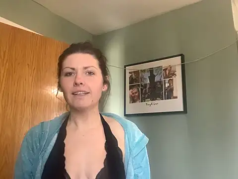 karmenkayekay online show from February 2026 09:08:01 PM