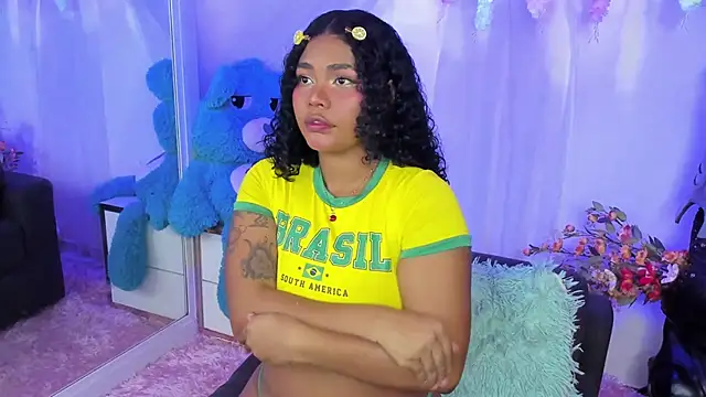 Snapshot of Angel_Belll chatting on April 2026 01:06:02 AM Angel Belll online show from April 2026 01:06:02 AM