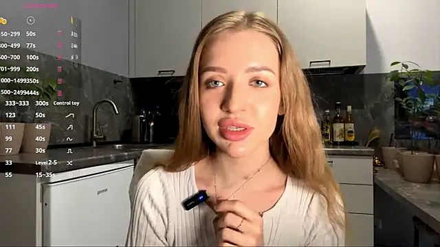 Snapshot of BeaCazin chatting on February 2026 06:42:02 AM BeaCazin online show from February 2026 06:42:02 AM