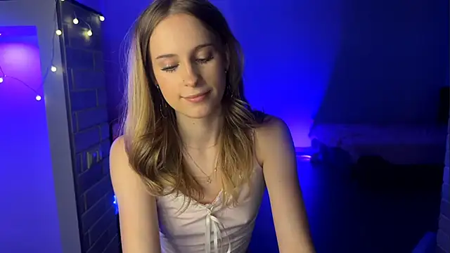 Snapshot of amily_sunray chatting on June 2026 07:05:01 PM amily sunray online show from June 2026 07:05:01 PM