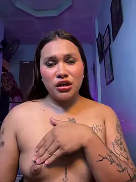 hollynicole online show from April 2026 10:40:02 AM