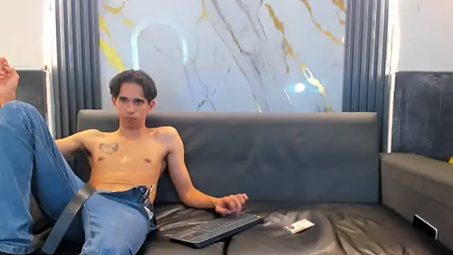 Isaak 26 online show from March 2026 11:52:02 PM