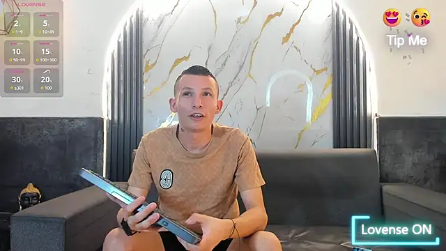 Isaak 26 online show from April 2026 01:27:01 AM