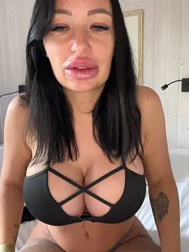 SaraHotDiamond xoxo online show from April 2026 08:59:02 AM